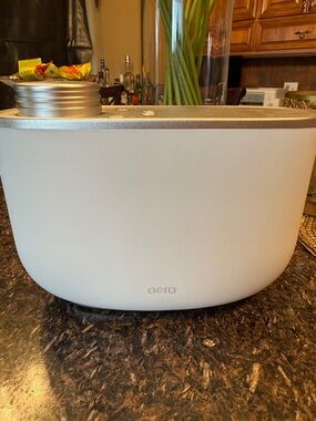Aera White Home Diffuser - Smart Fragrance Machine Like New
